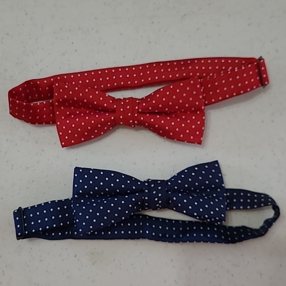 Izod boy's polka-dot bowties